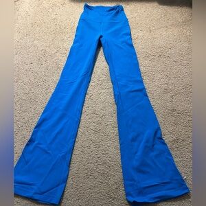 Lululemon Groove Nulu Super-High-Rise Flared Pant
Regular